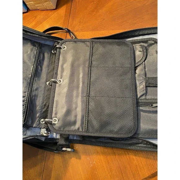 Case-it Zipper Binder, 3-Ring, Handle and Shoulder Strap, Red & Gray - Picture 6 of 16